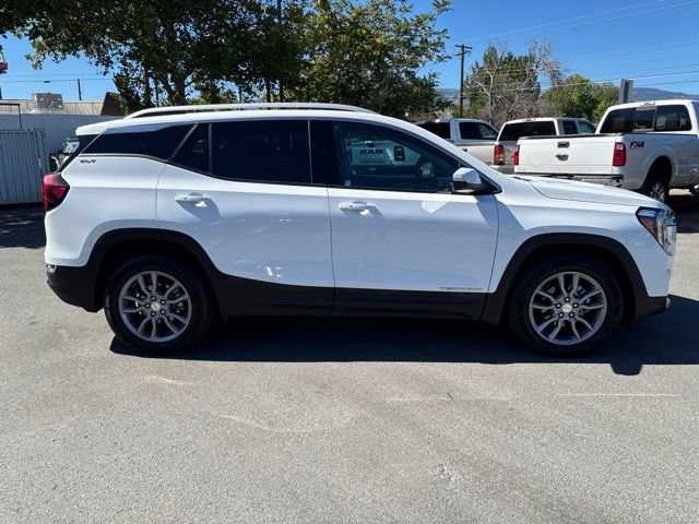 Used 2024 GMC Terrain SLT AWD/4WD image 7