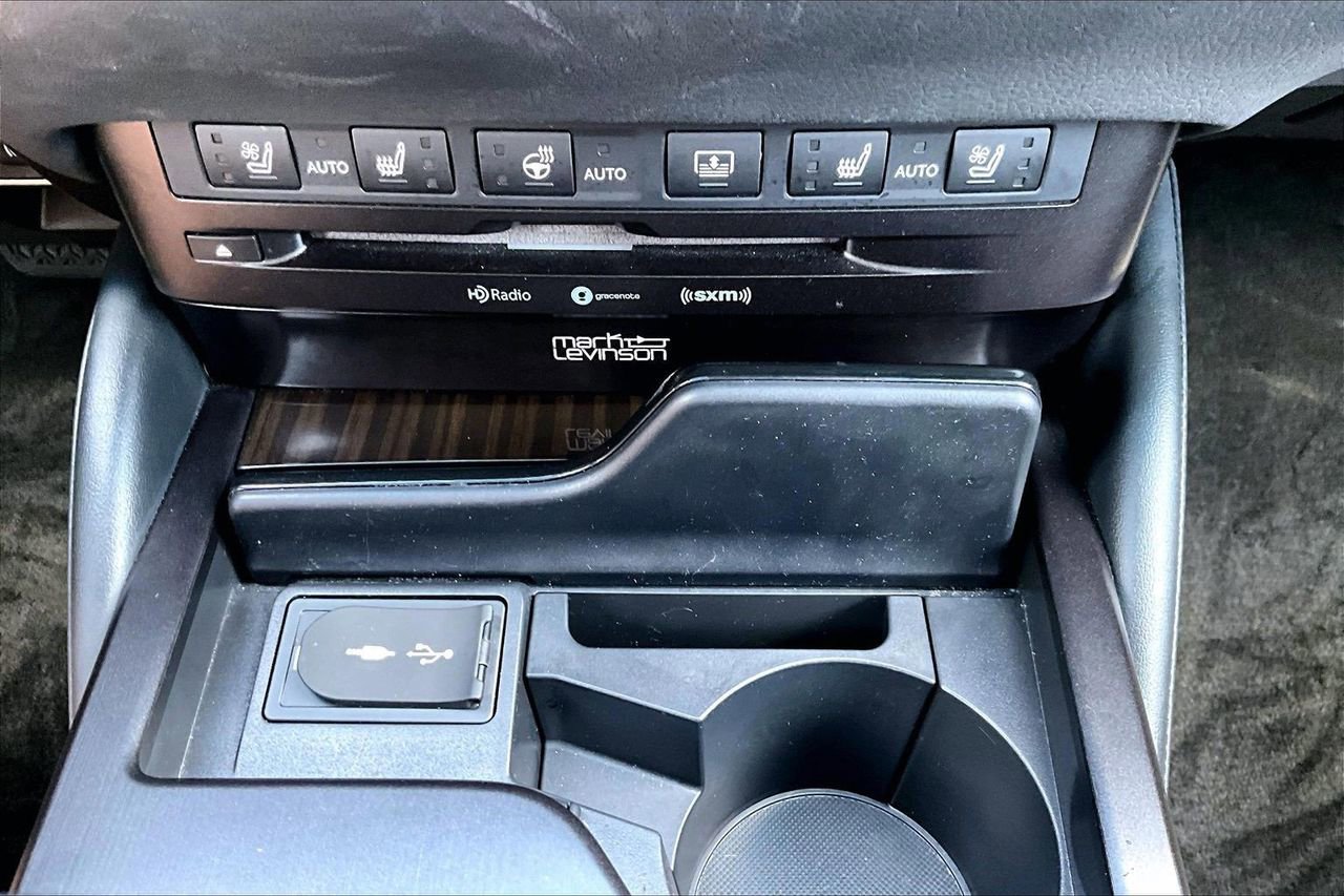 Used 2019 Lexus ES 300h w/ Accessory Package 2 FWD image 18