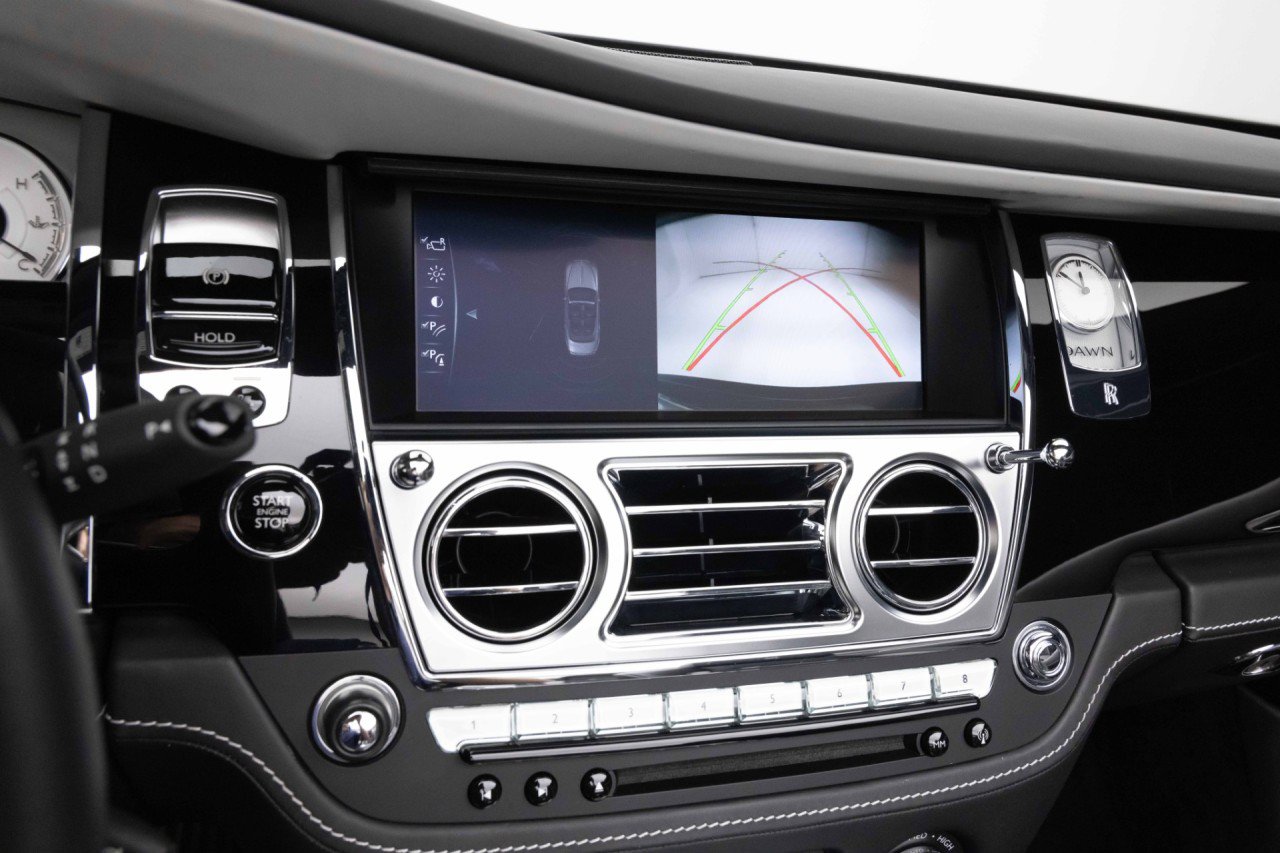 Used 2019 Rolls-Royce Dawn RWD image 20