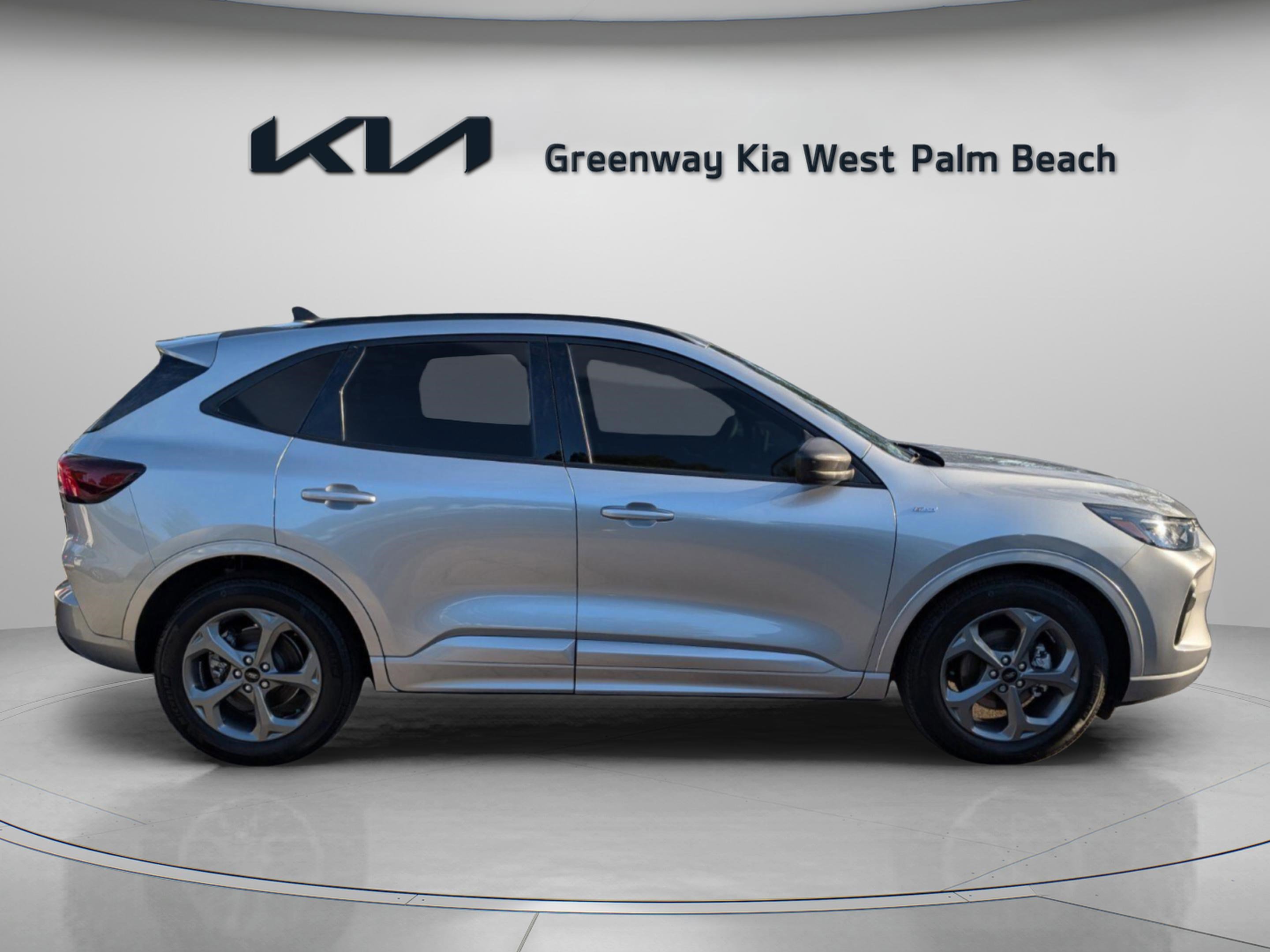 Used 2023 Ford Escape ST-Line w/ Tech Pack #1 image 9