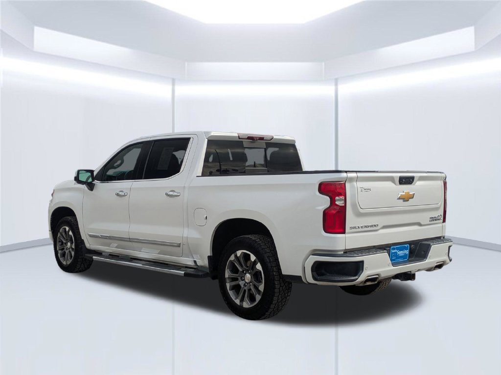 Used 2023 Chevrolet Silverado 1500 High Country w/ Technology Package AWD/4WD image 4