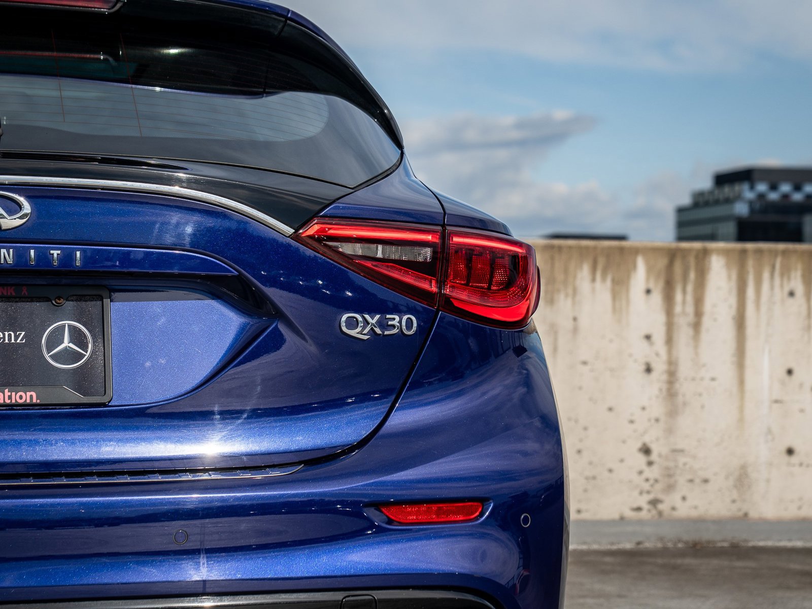 Used 2018 INFINITI QX30 Premium w/ Navigation Package FWD image 10