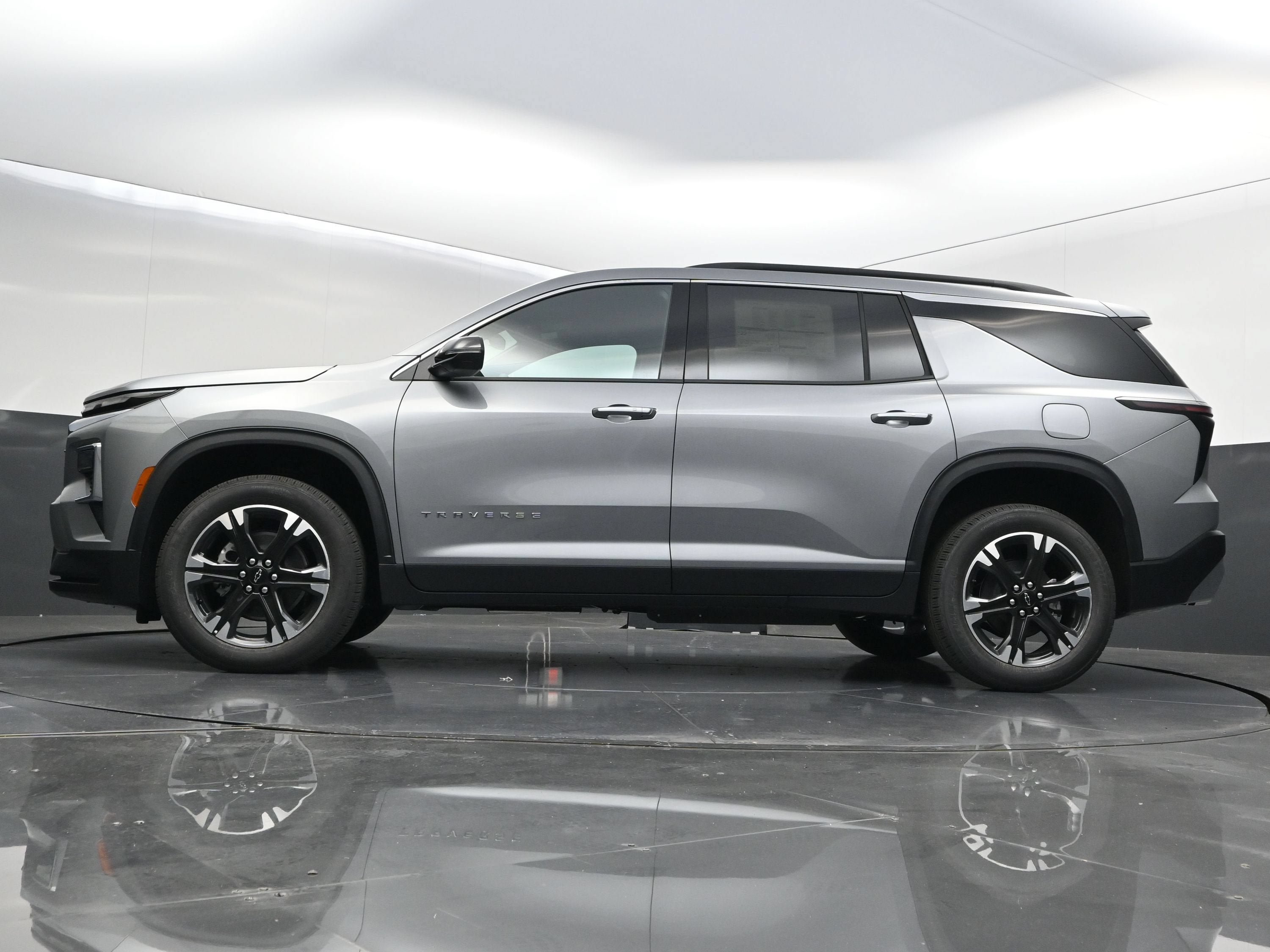 New 2027 Chevrolet Traverse LT w/ Sun and Wheel Package FWD image 45