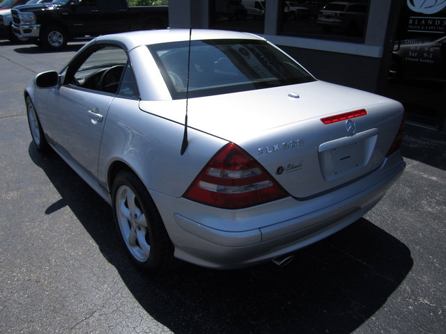 Used 2001 Mercedes-Benz SLK 320 image 3