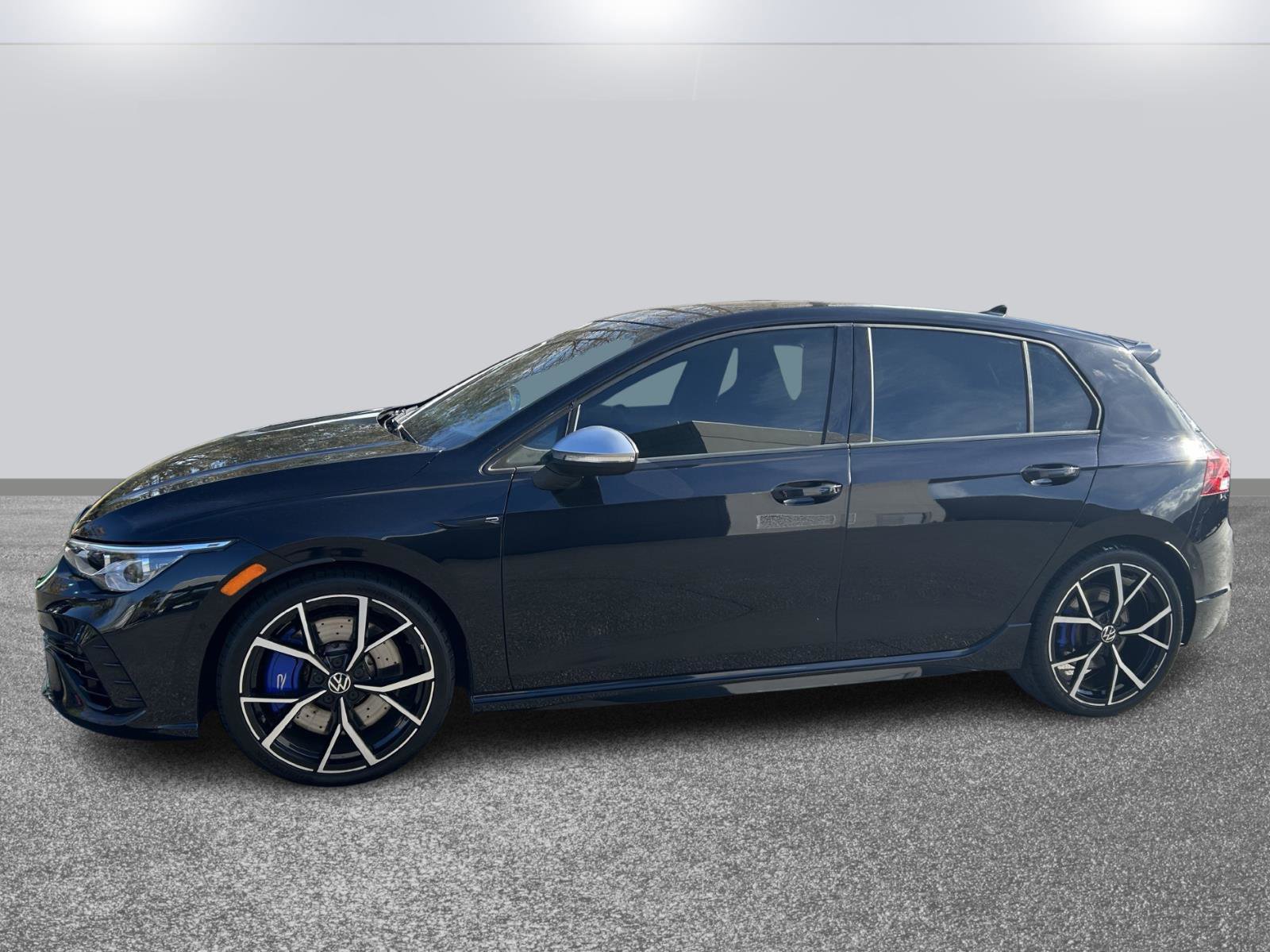 Used 2023 Volkswagen Golf R image 3