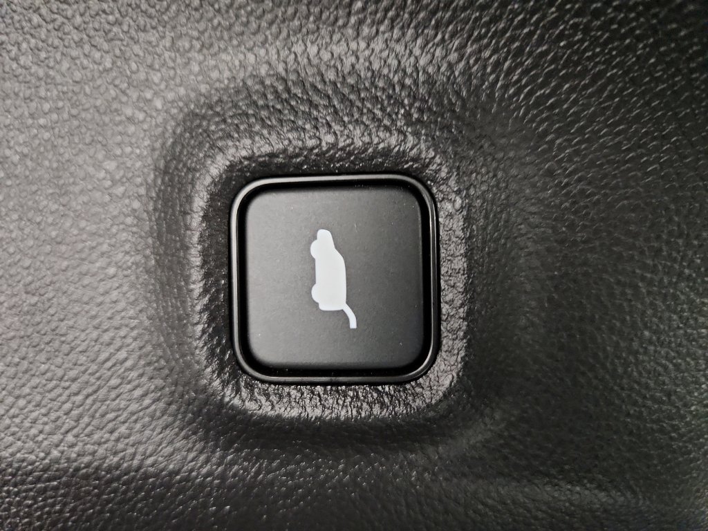 Used 2024 Acura MDX SH-AWD w/ Technology Package image 12