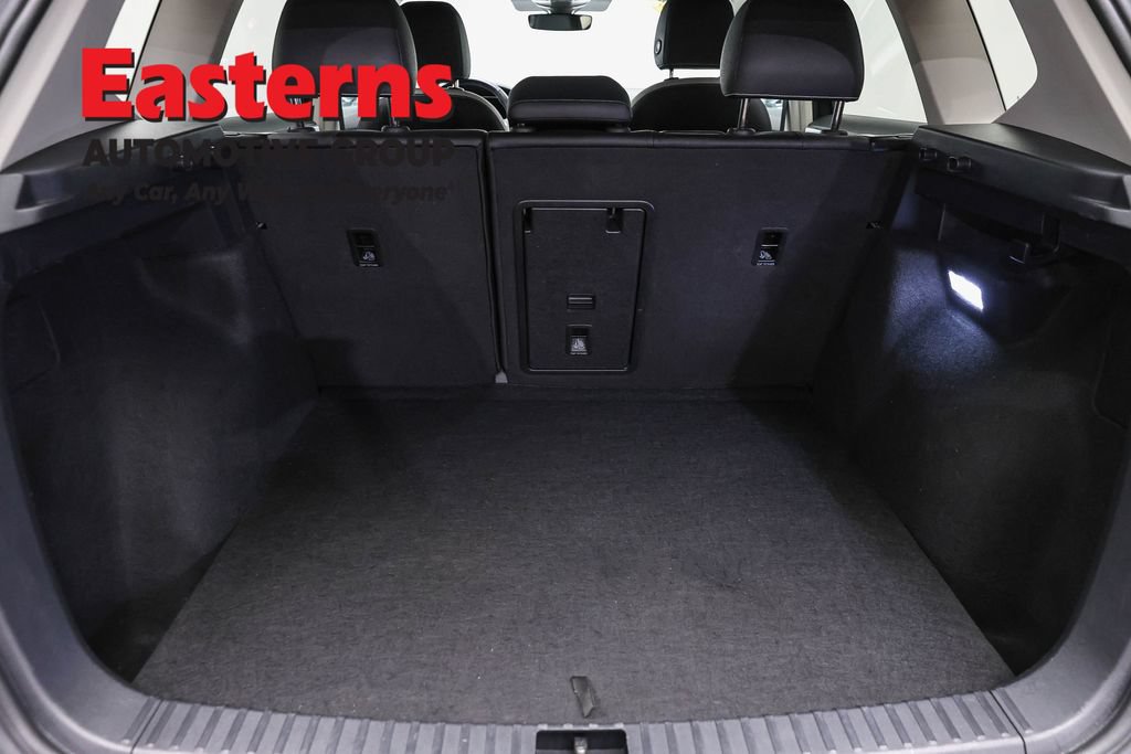 Used 2025 Volkswagen Taos SE AWD/4WD image 9