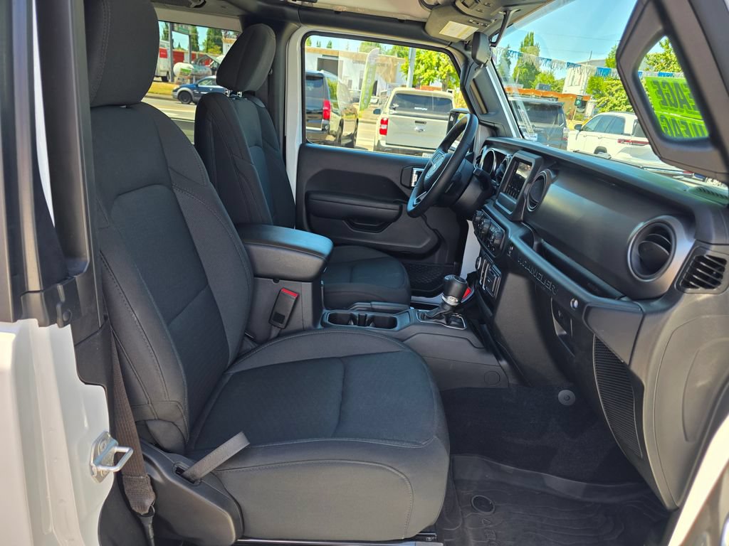 Used 2022 Jeep Wrangler Sport AWD/4WD image 19