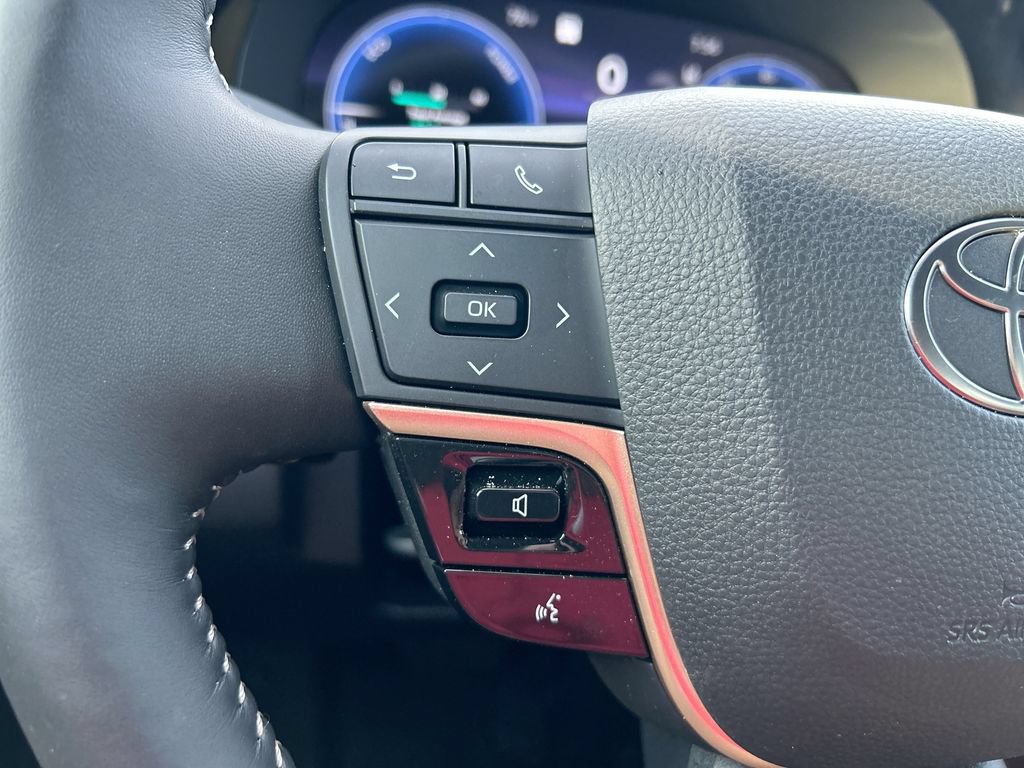Certified 2026 Toyota Crown Signia AWD/4WD image 17