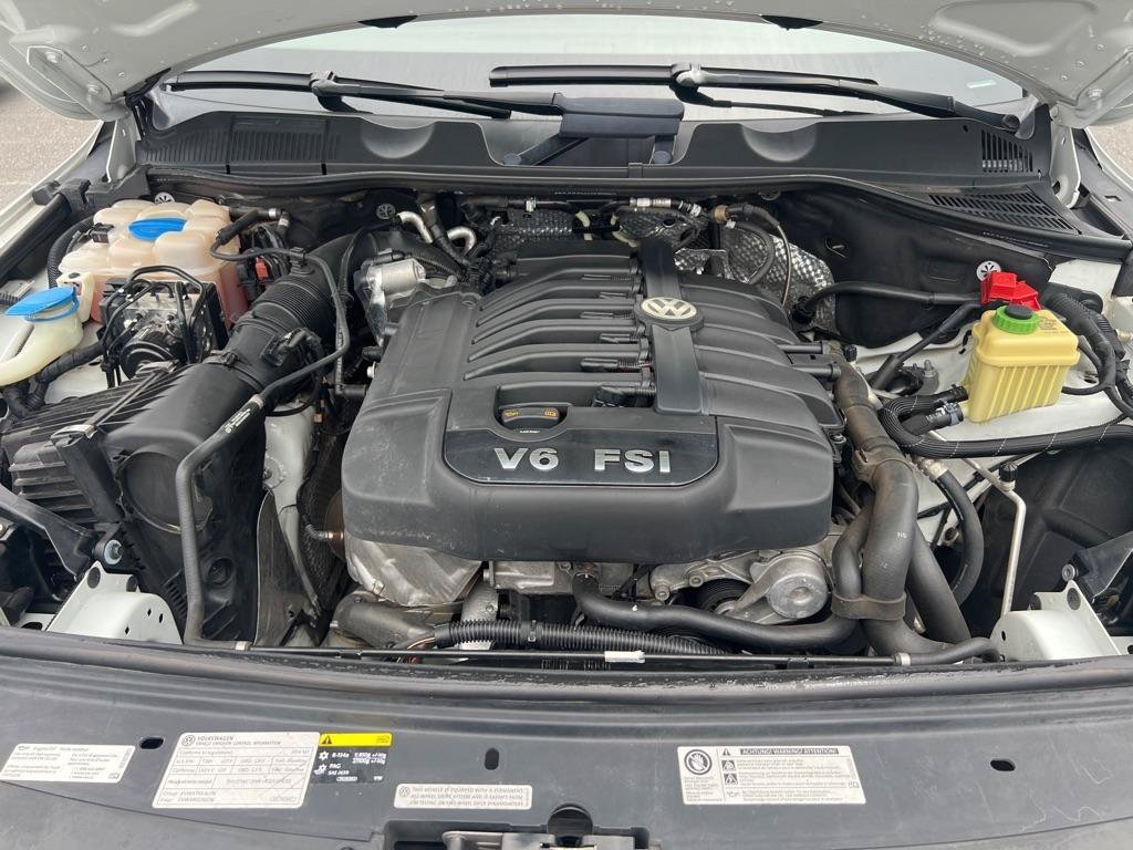 Used 2014 Volkswagen Touareg VR6 AWD/4WD image 10
