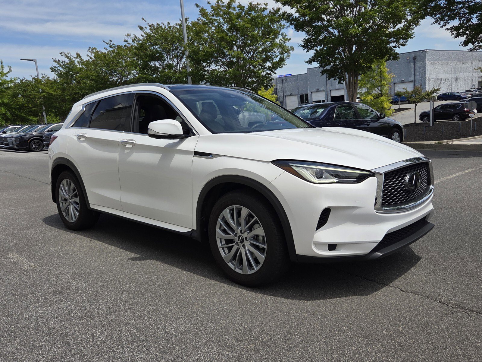 Used 2023 INFINITI QX50 Luxe FWD image 4