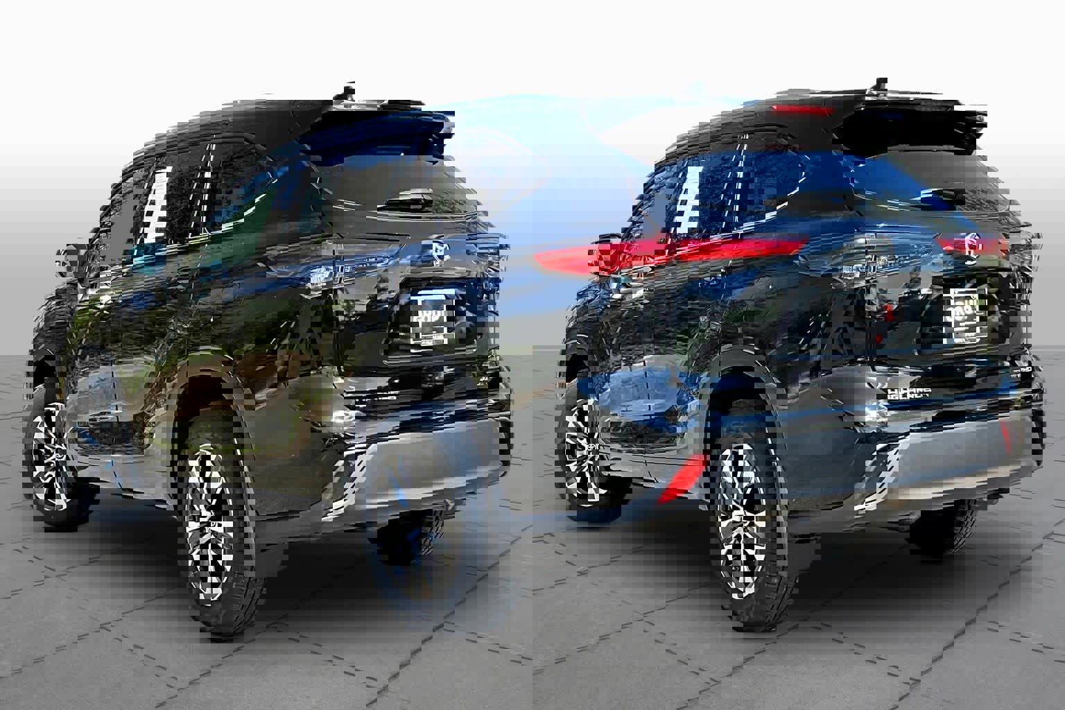 Used 2021 Toyota Highlander XLE image 12