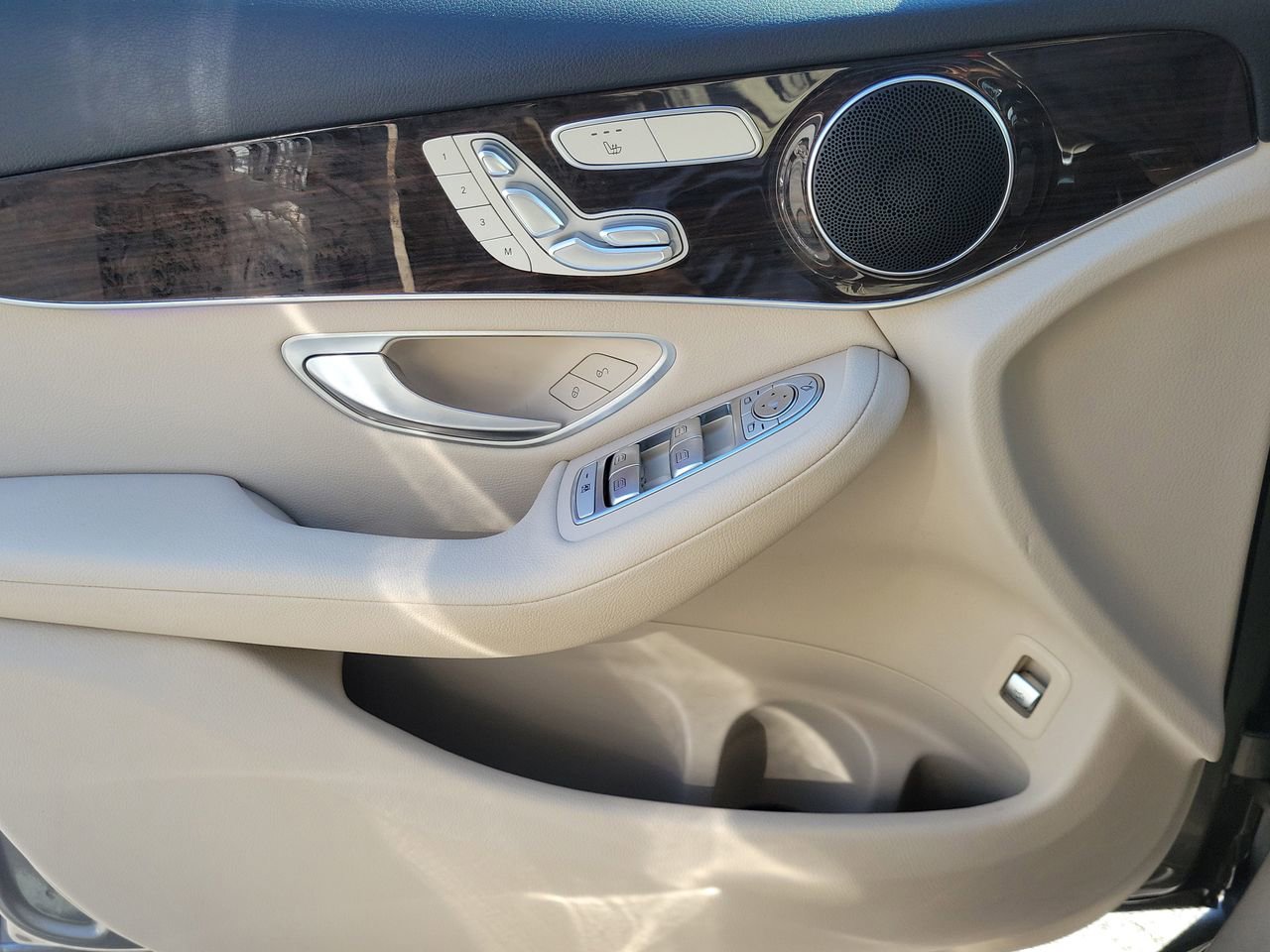Certified 2022 Mercedes-Benz GLC 300 image 24