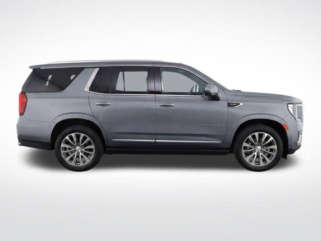 Used 2022 GMC Yukon Denali w/ Denali Premium Package AWD/4WD image 9