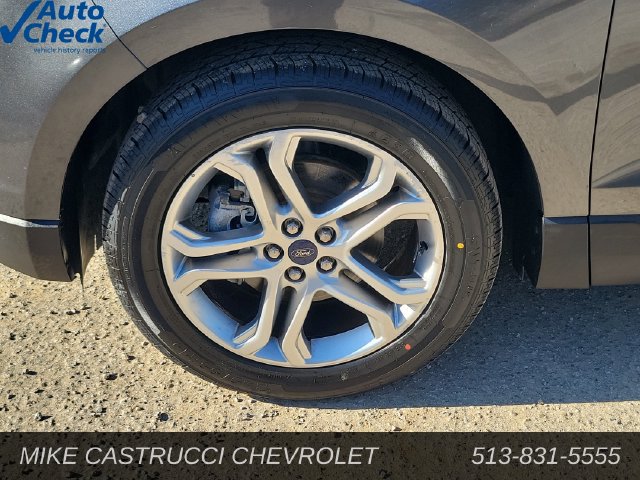 Used 2018 Ford Edge Titanium w/ Technology Package FWD image 9