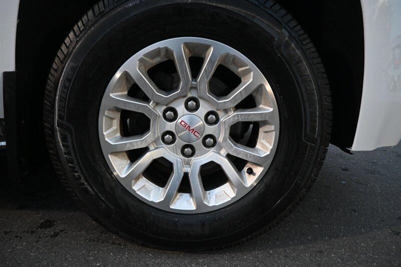 Used 2018 GMC Yukon SLE RWD image 16