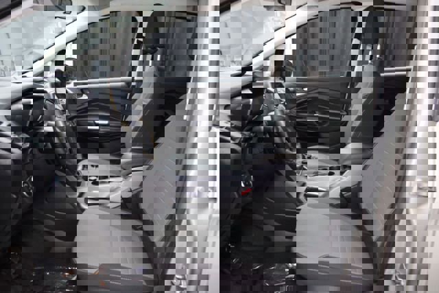 Used 2016 Ford C-MAX SE image 11