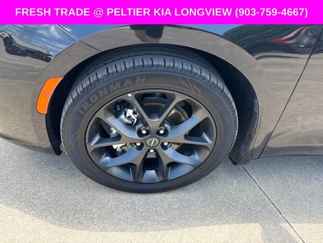 Used 2025 Chrysler Pacifica Limited FWD image 4