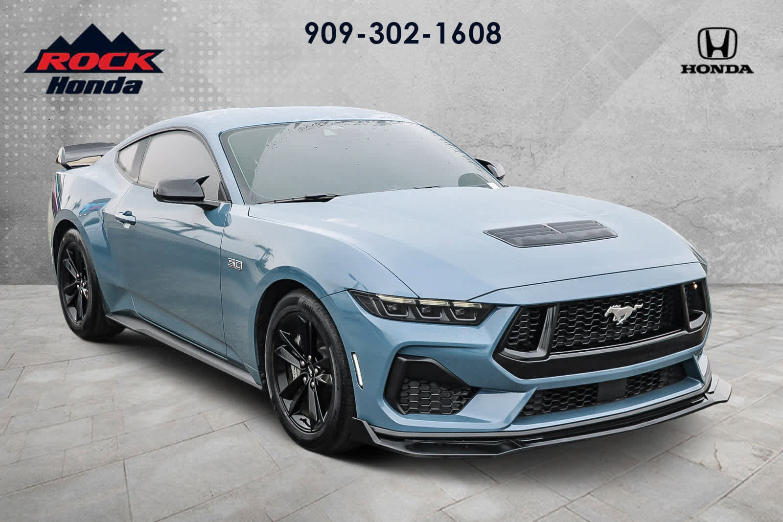 Used 2025 Ford Mustang GT RWD image 3