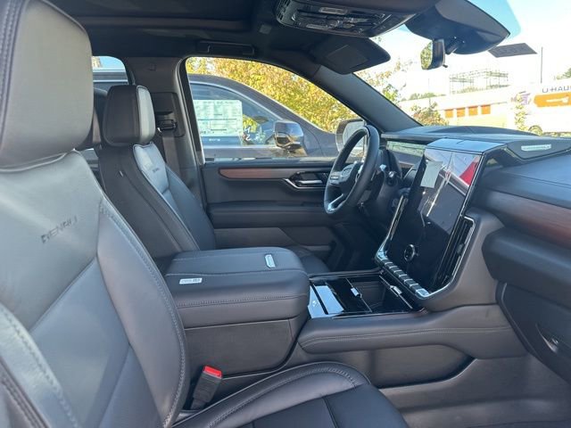New 2026 GMC Yukon XL Denali w/ Denali Reserve Package image 30