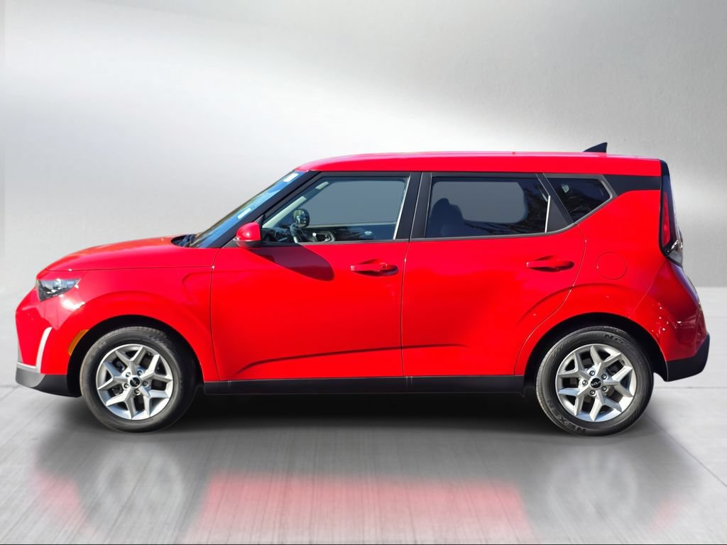 Used 2024 Kia Soul S FWD image 2