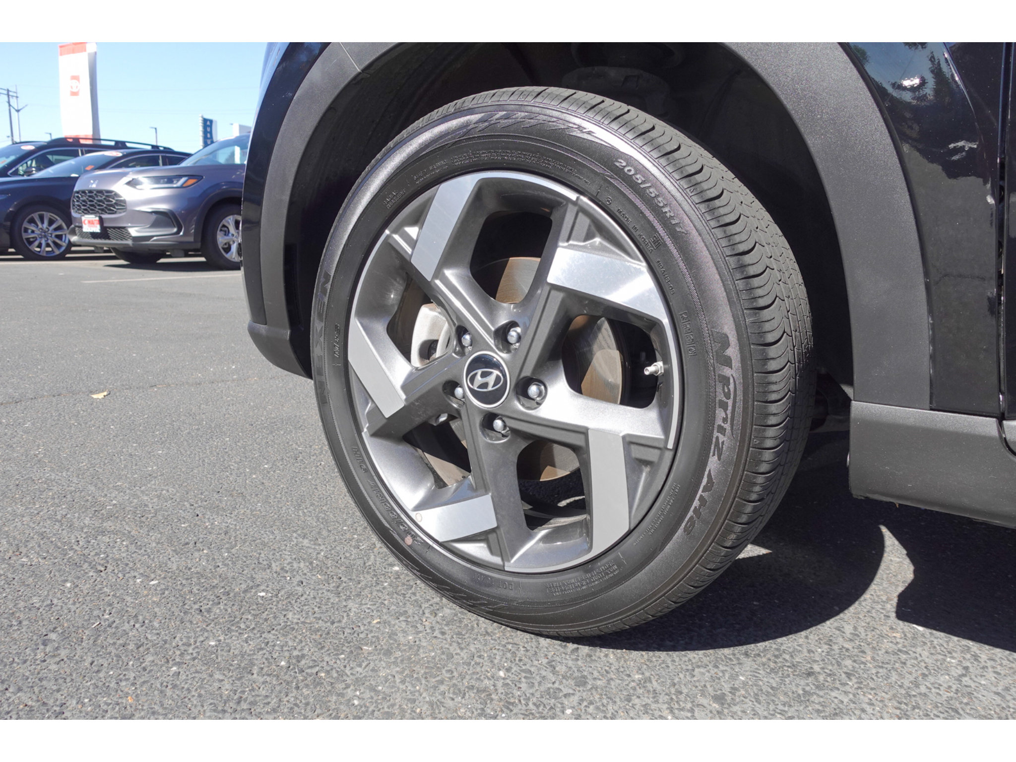 Used 2025 Hyundai Venue SEL FWD image 24