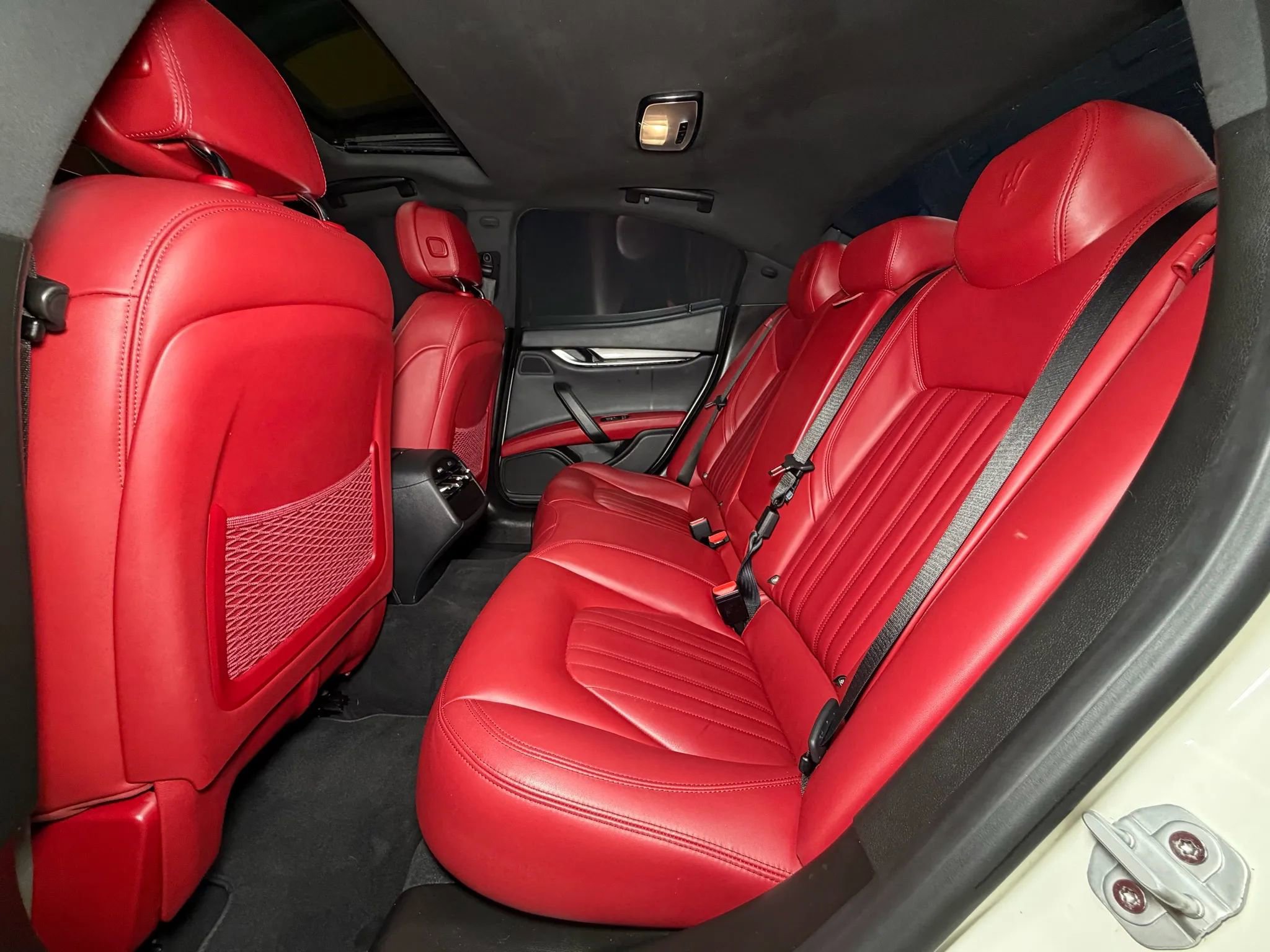 Used 2018 Maserati Ghibli S RWD image 21