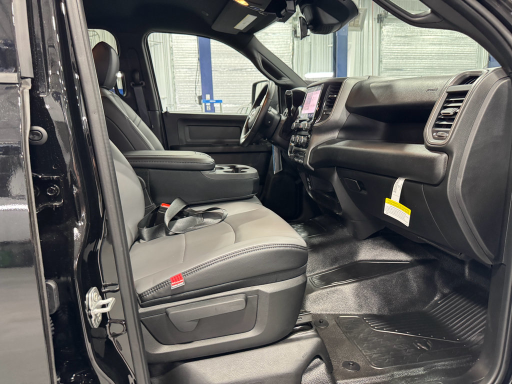 New 2025 RAM 4500 Tradesman AWD/4WD image 13