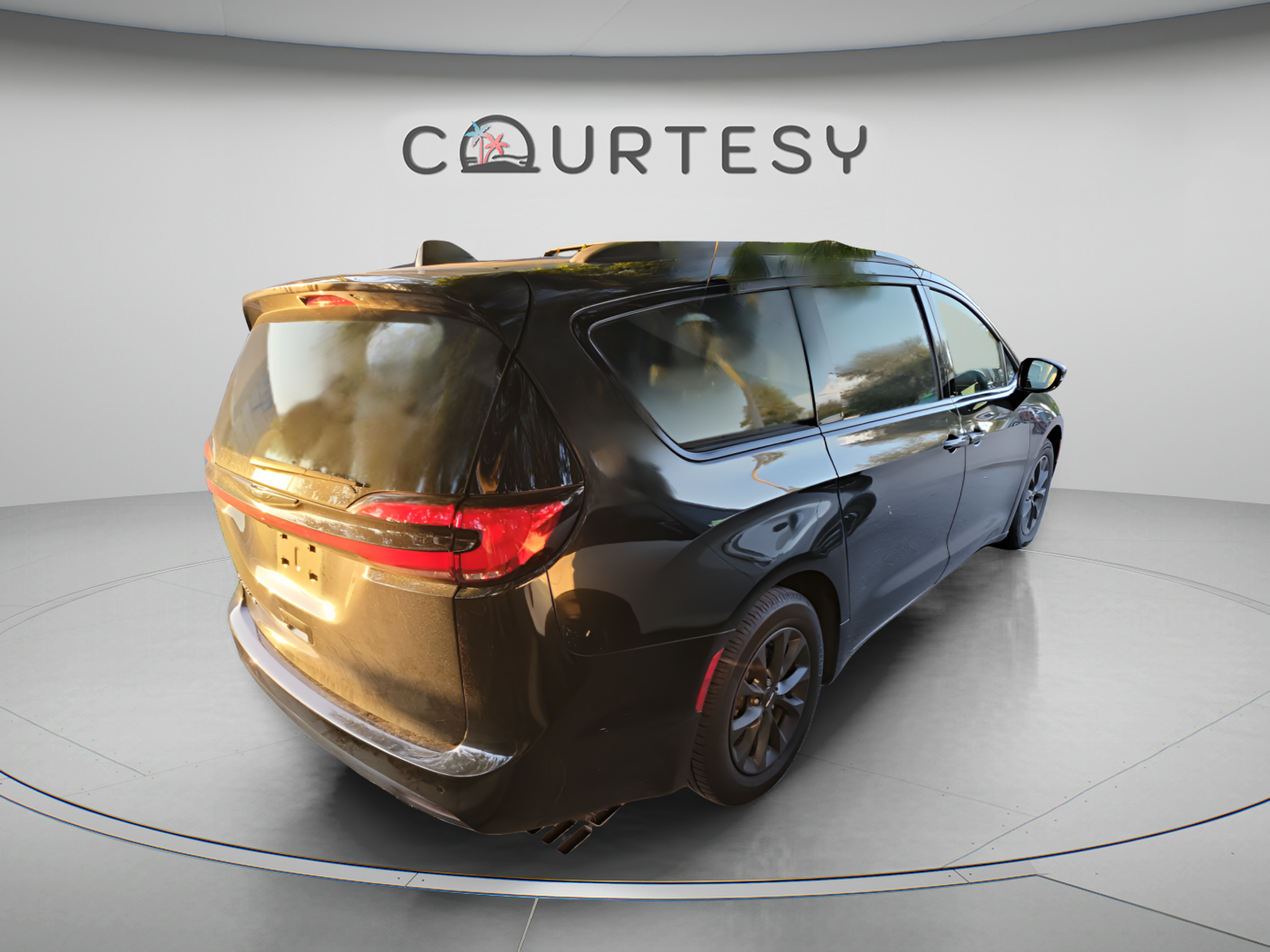 Used 2021 Chrysler Pacifica Touring-L w/ S Appearance Package FWD image 16