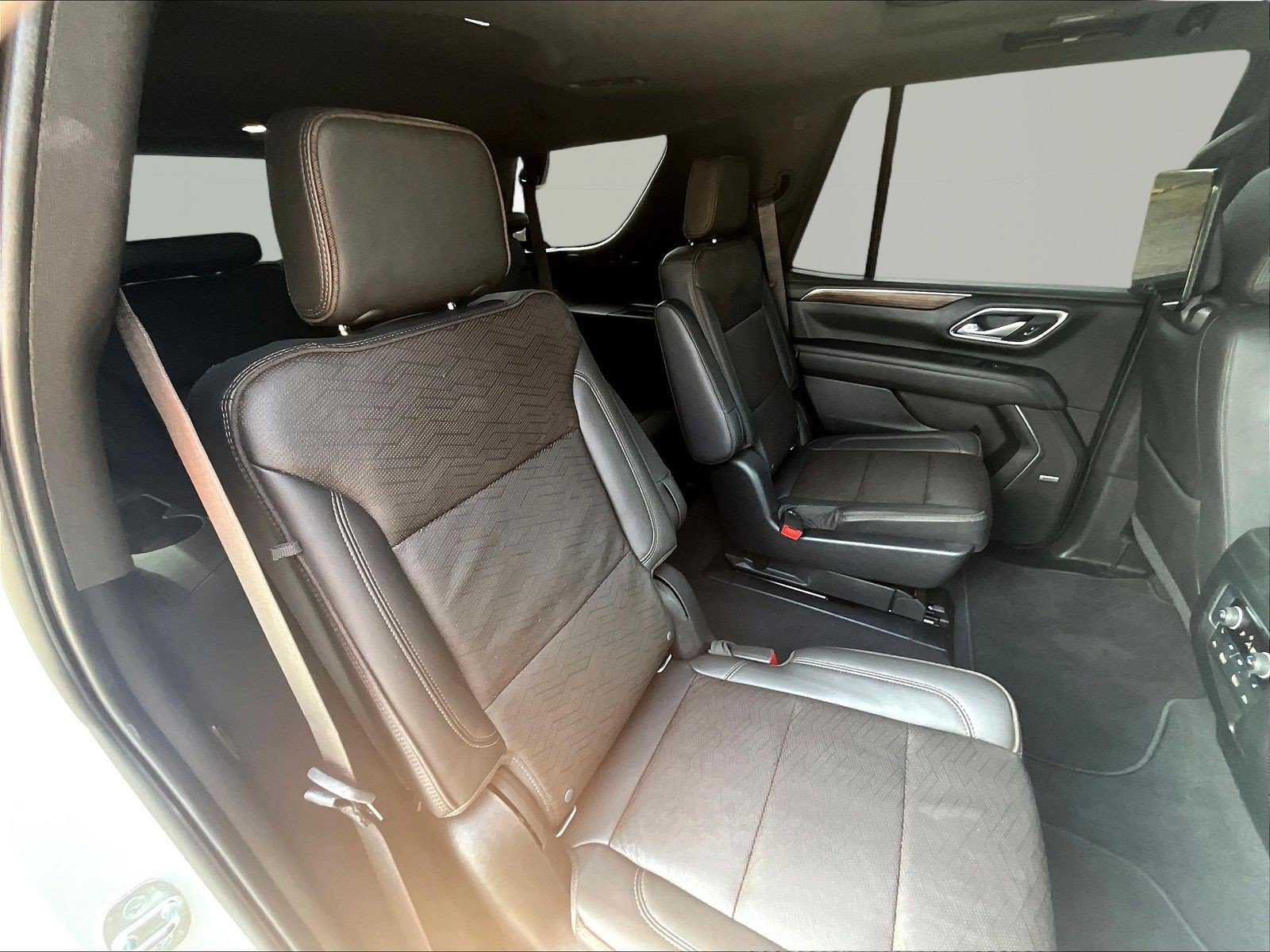 Used 2021 Chevrolet Tahoe High Country w/ Technology Package AWD/4WD image 25