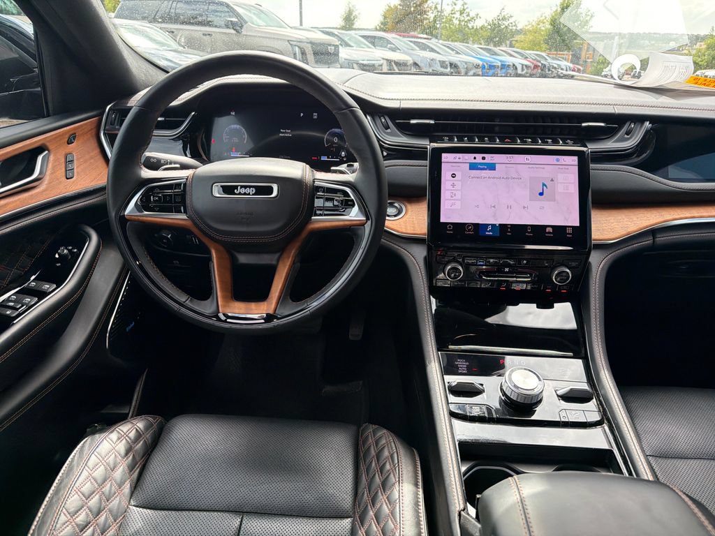 Used 2023 Jeep Grand Cherokee Summit AWD/4WD image 34