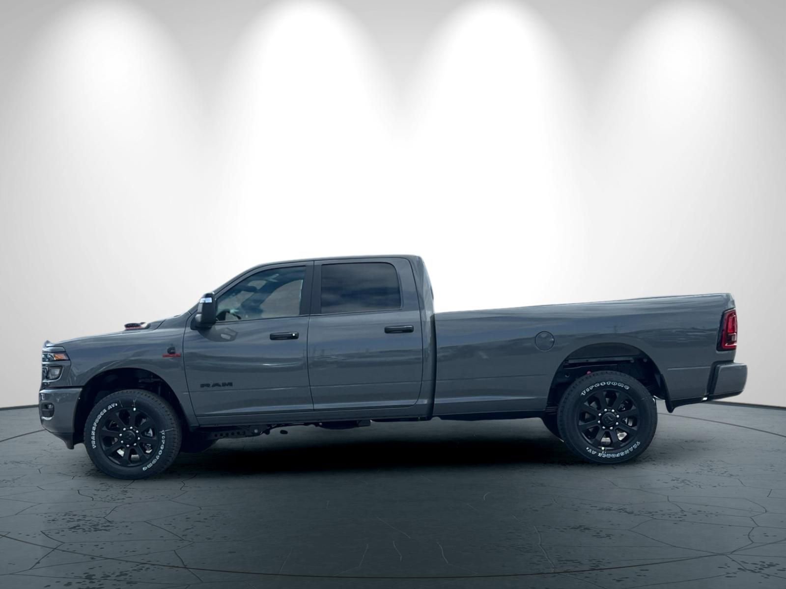 New 2026 RAM 3500 Big Horn AWD/4WD image 7