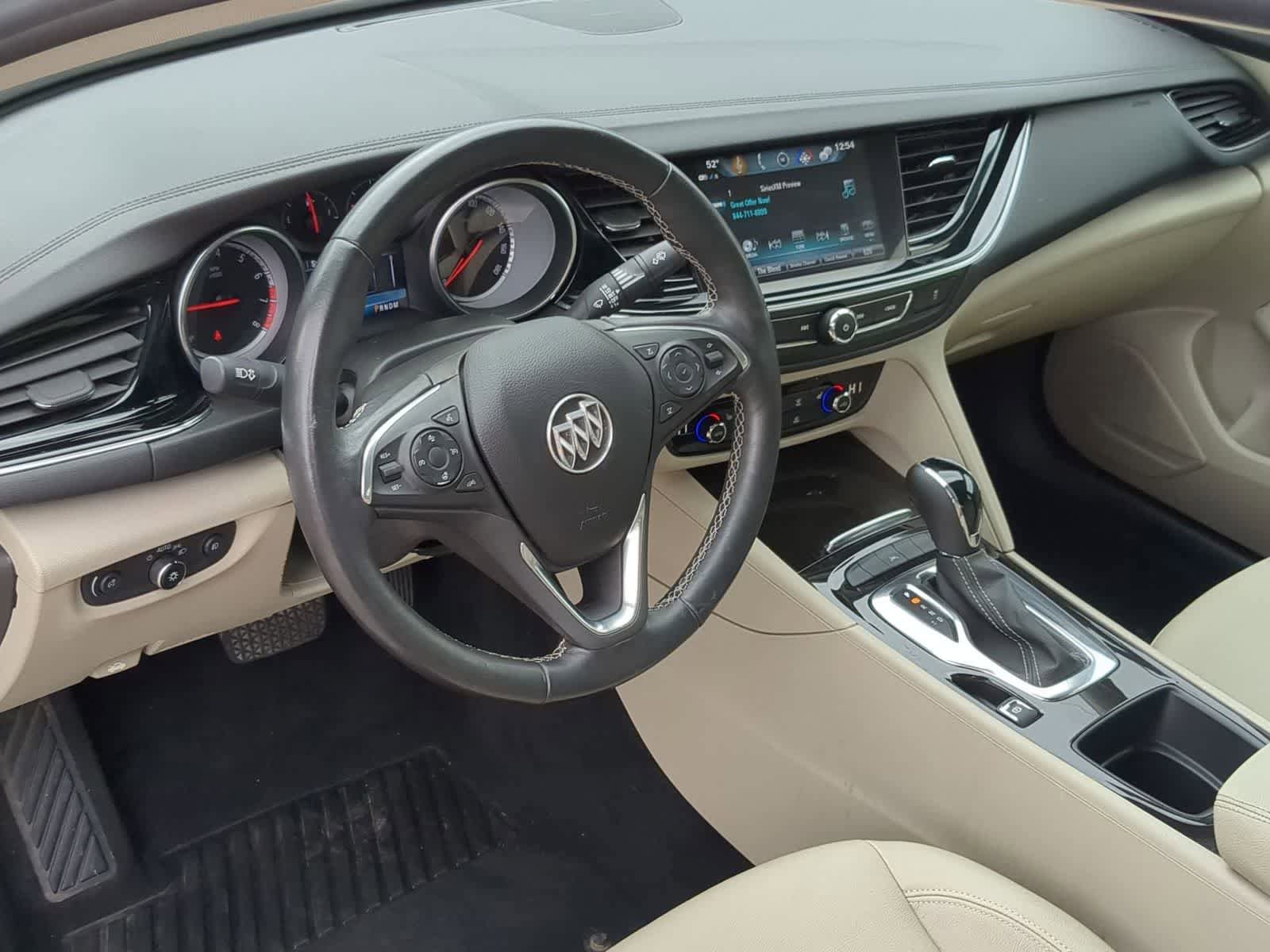 Used 2018 Buick Regal Essence w/ Driver Confidence Package #1 FWD image 10