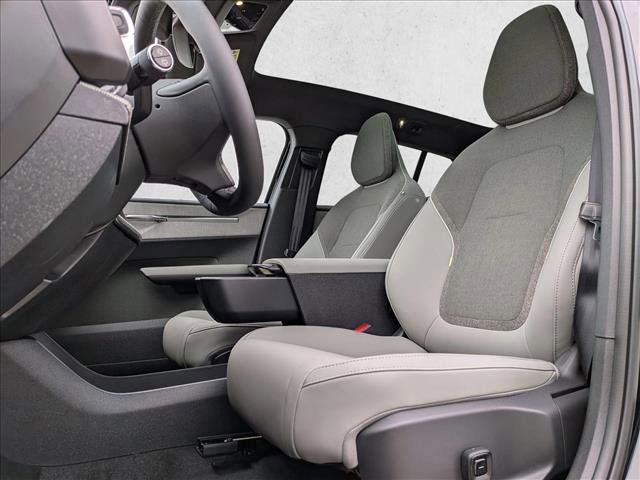 New 2026 Volvo EX30 Plus w/ Climate Package image 4
