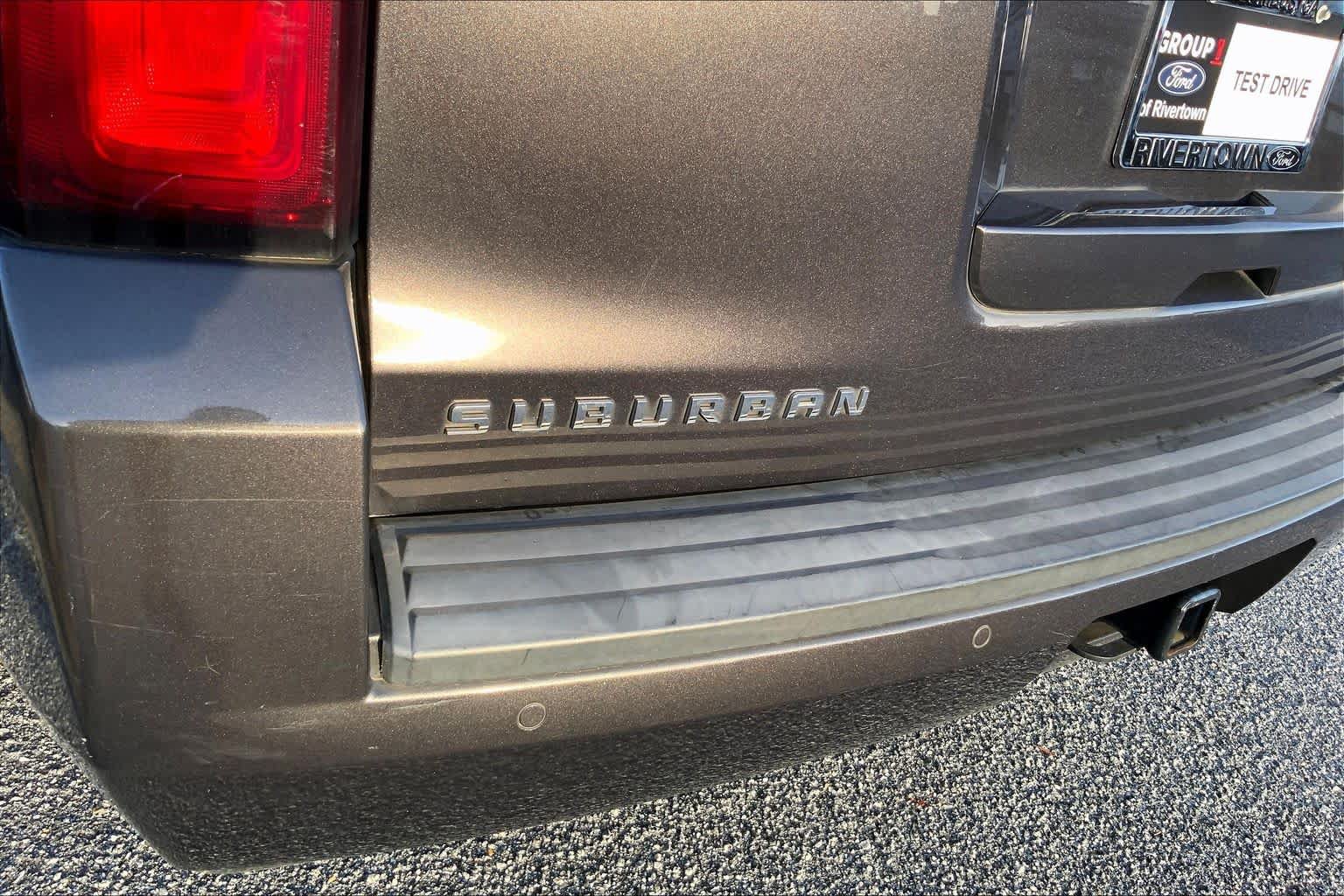 Used 2017 Chevrolet Suburban LT RWD image 30