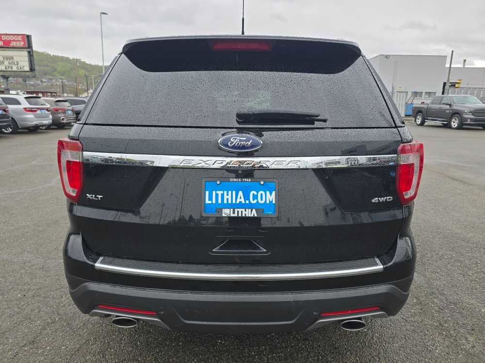 Used 2018 Ford Explorer XLT w/ Equipment Group 202A AWD/4WD image 4