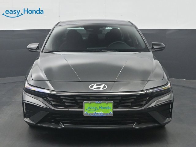 Used 2026 Hyundai Elantra Sport FWD image 2