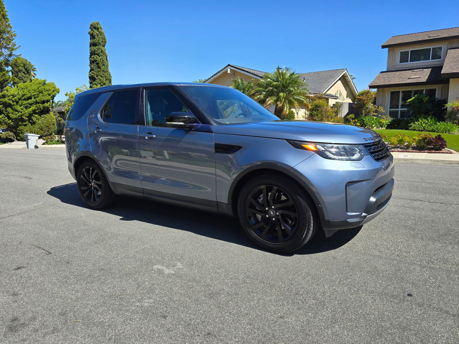 Used 2018 Land Rover Discovery HSE image 7