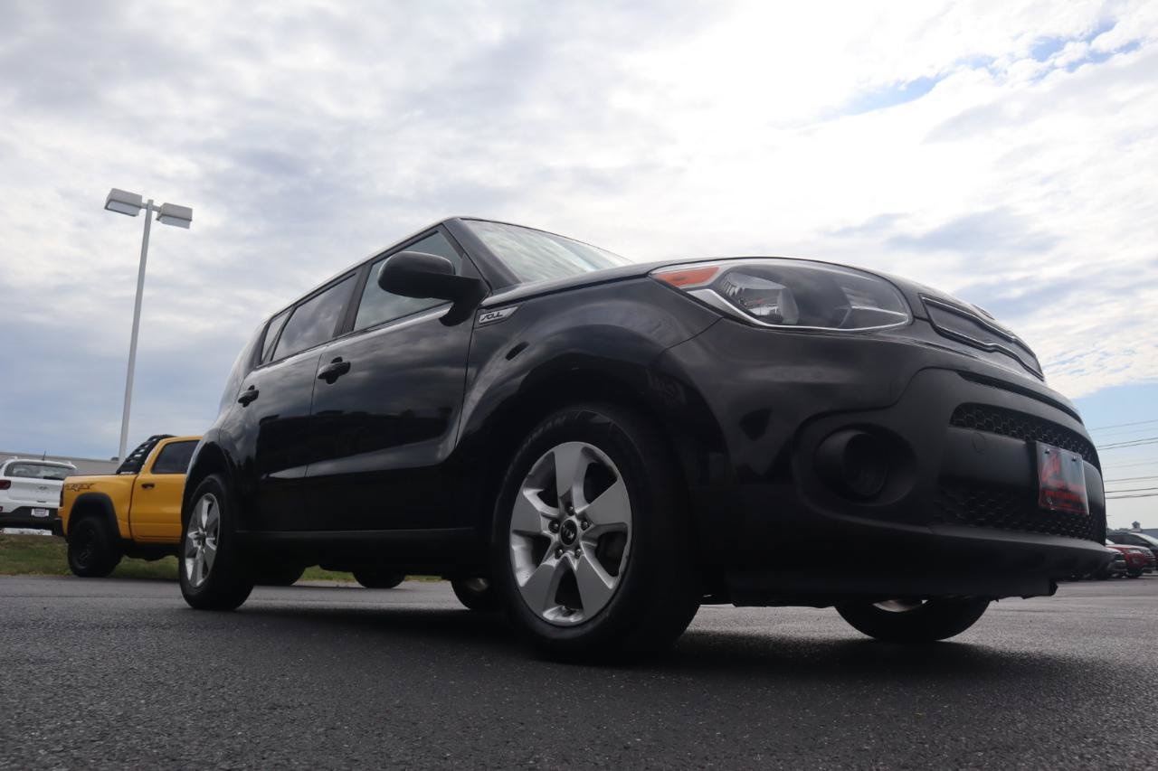 Used 2018 Kia Soul FWD image 17