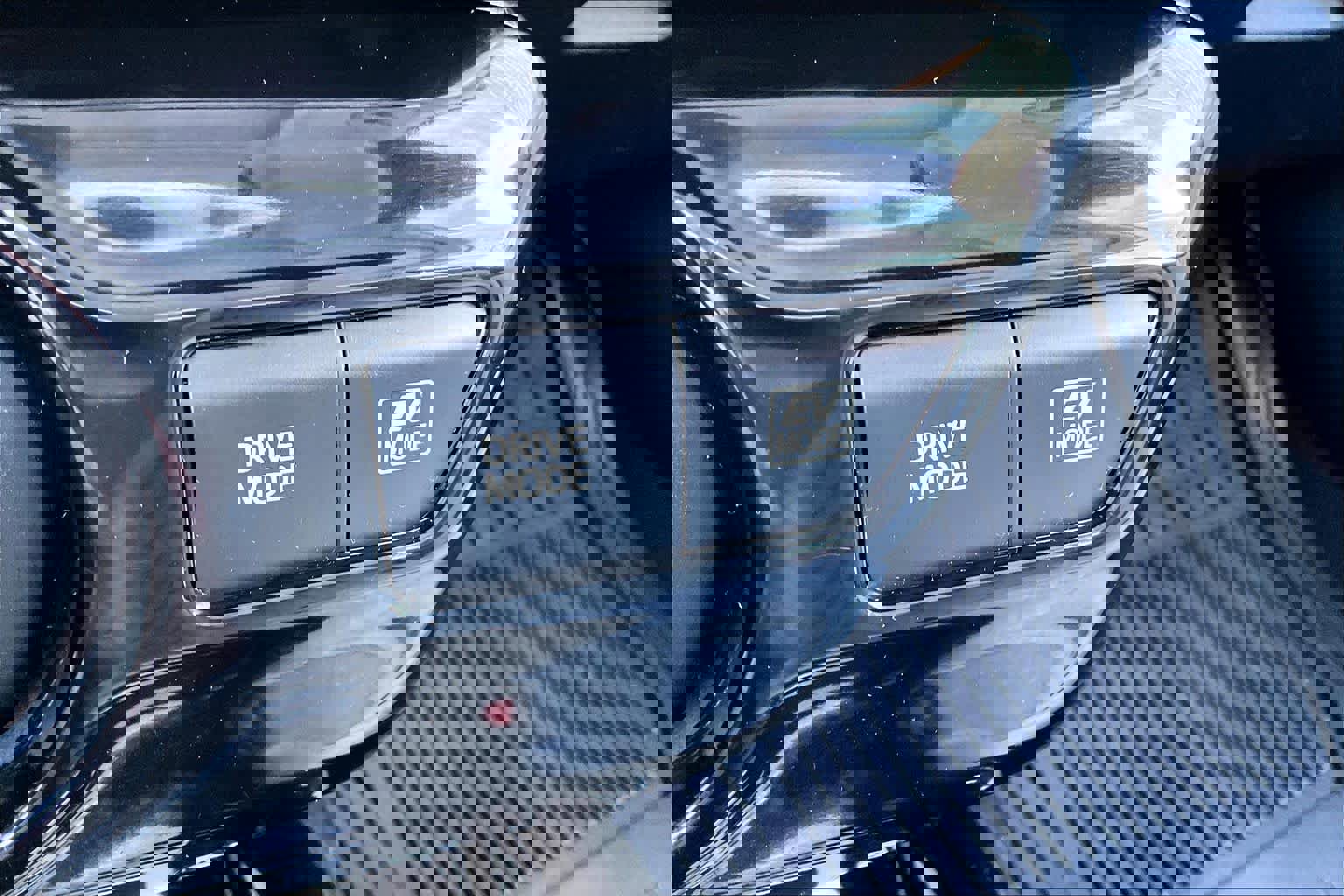 Used 2016 Toyota Prius Four image 36