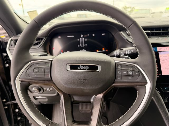 New 2026 Jeep Grand Cherokee Limited w/ Luxury Tech Group II AWD/4WD image 12