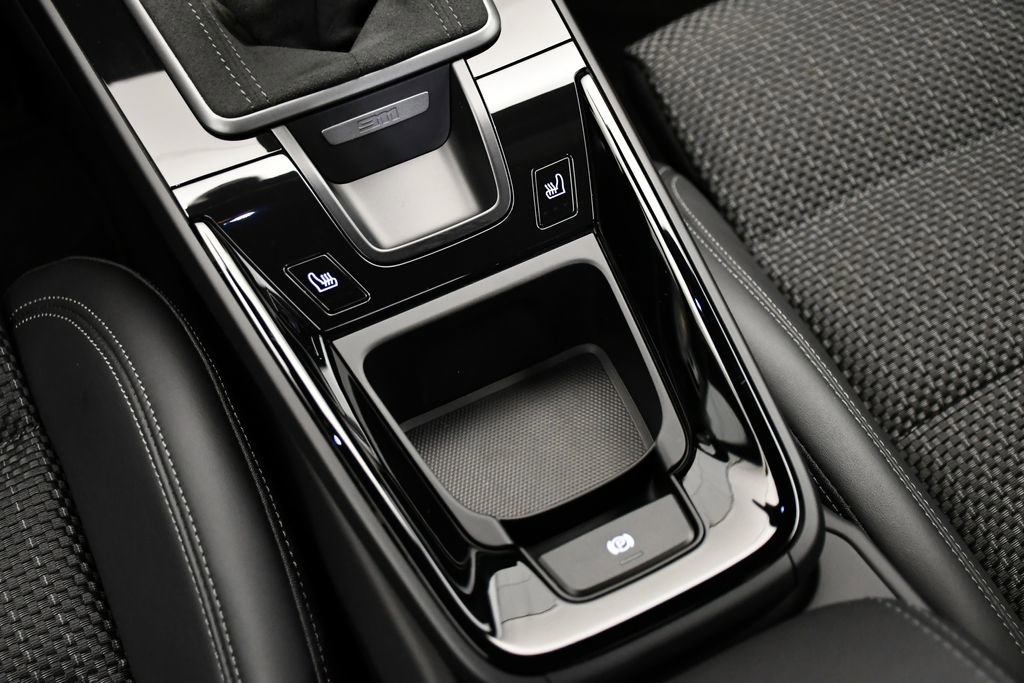 Used 2024 Porsche 911 Carrera T image 34