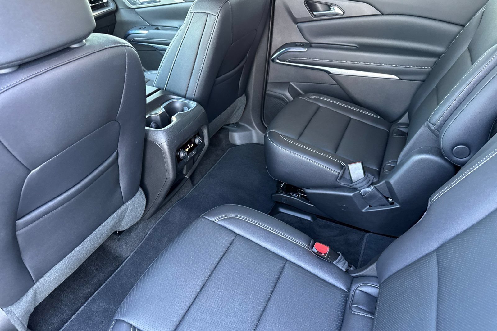 Certified 2026 Chevrolet Traverse LT w/ Driver Confidence Package FWD image 13