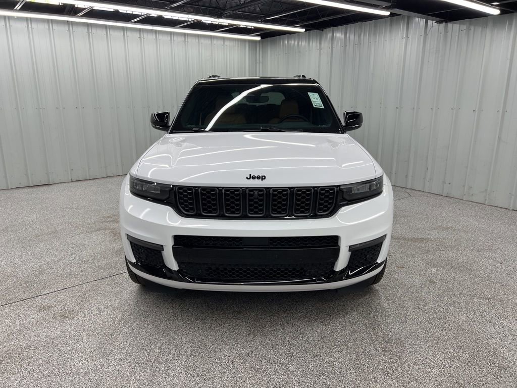 Used 2024 Jeep Grand Cherokee L Summit w/ High Altitude Package image 2