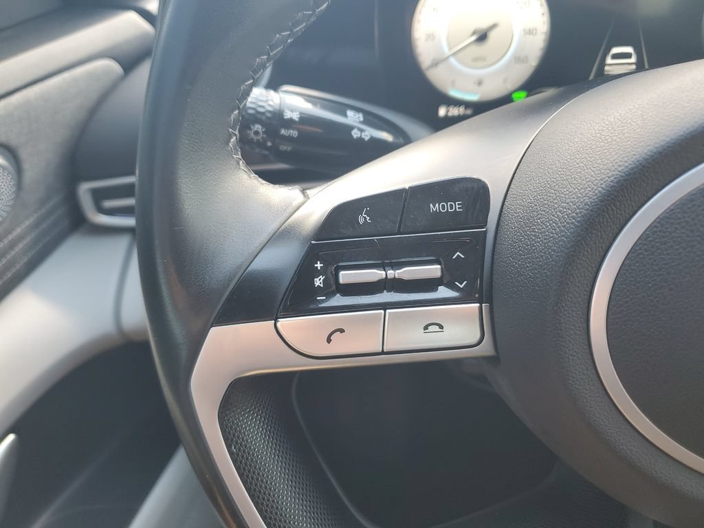Used 2021 Hyundai Elantra Limited FWD image 21