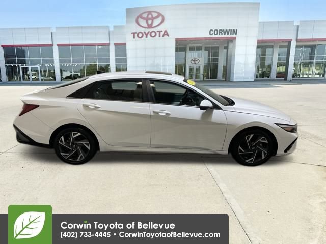 Used 2024 Hyundai Elantra Limited image 6