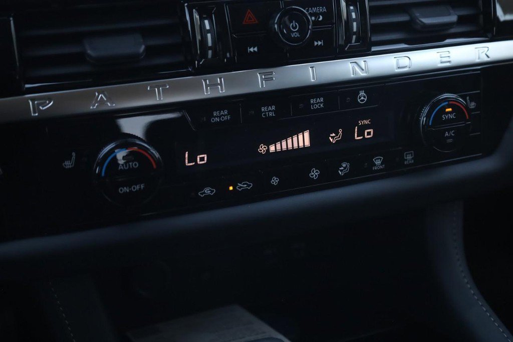 New 2026 Nissan Pathfinder SL image 16