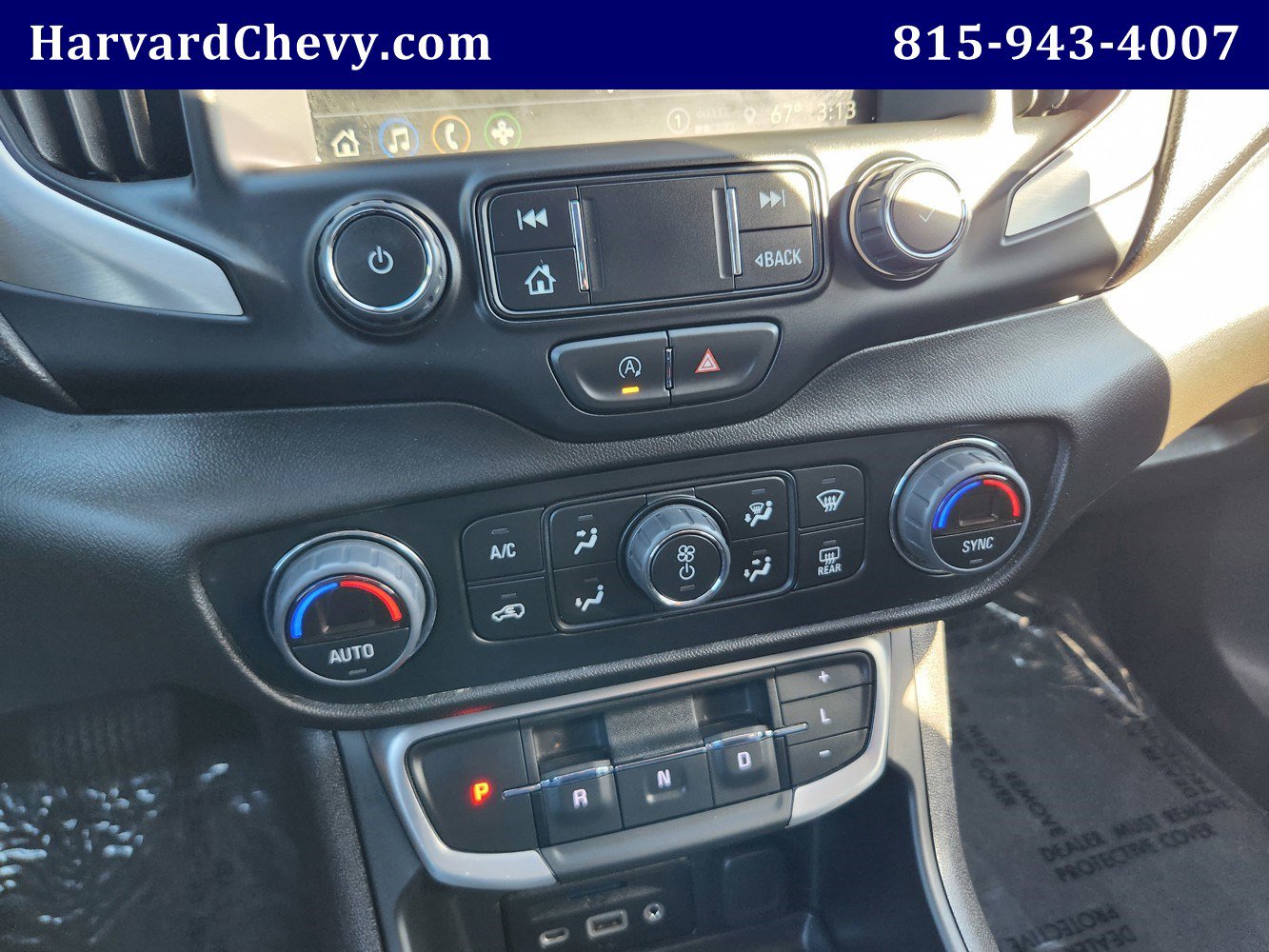 Used 2024 GMC Terrain SLT image 10