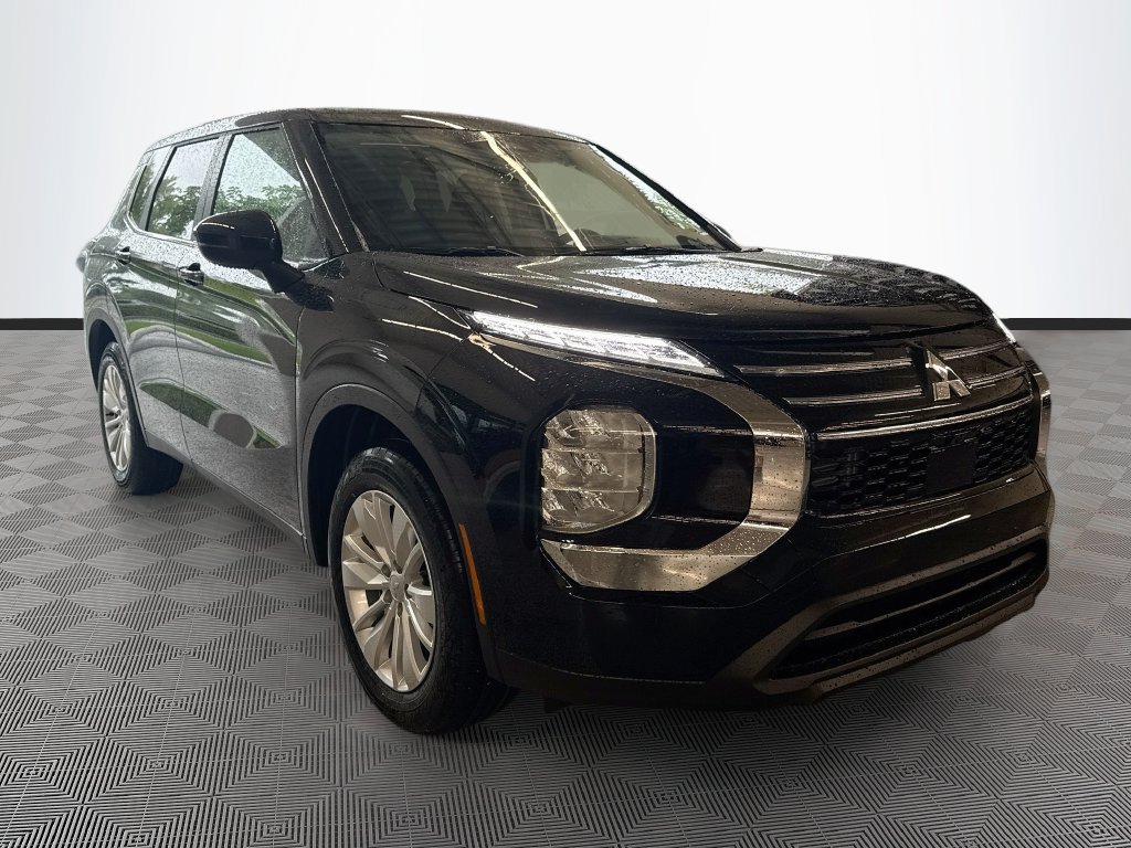 New 2026 Mitsubishi Outlander ES FWD image 3