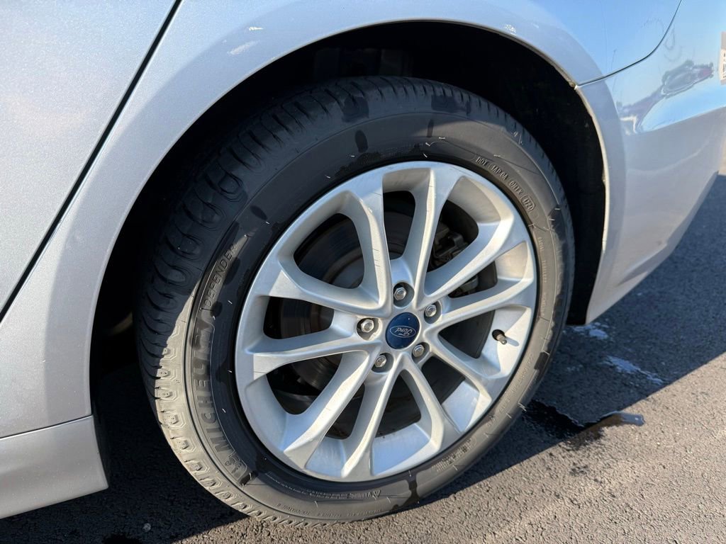 Used 2019 Ford Fusion SE FWD image 30